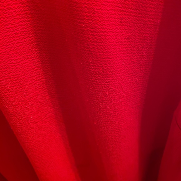 Red blouse - Picture 6 of 7